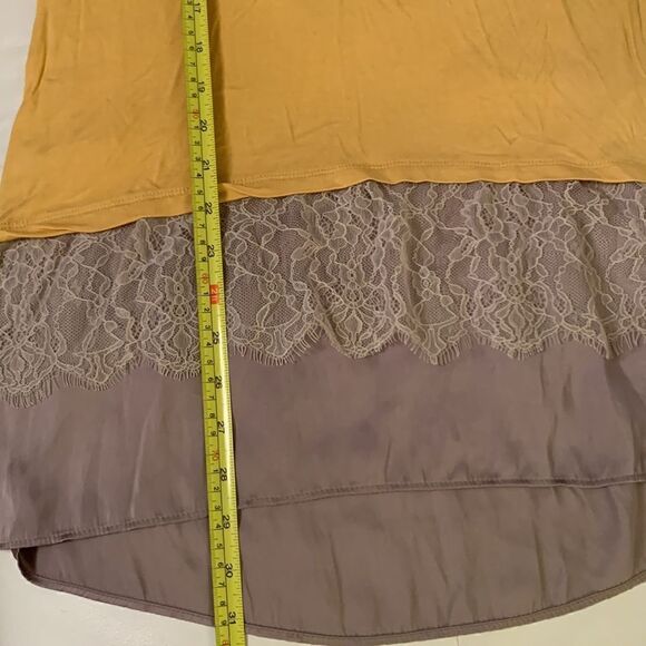 Logo by Lori Goldstein Yellow with Tan Ruffle on the Bottom Tunic Size M - Picture 9 of 9